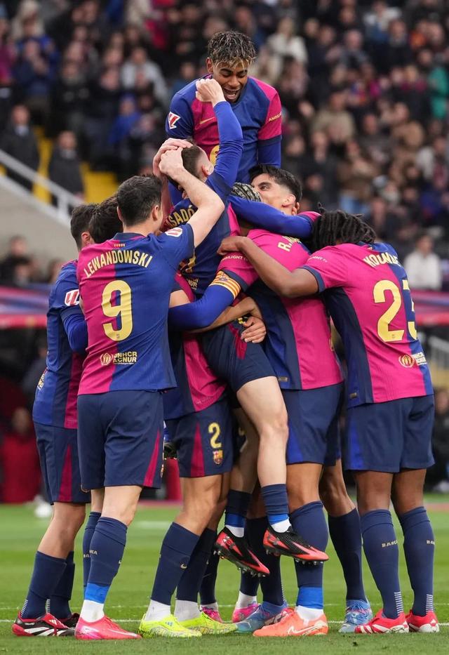 巴塞罗那训练开放日，加时末段强势反弹引欢呼，欧篮联在即，身体对抗强度拉满的简单介绍-九游官网入口活动