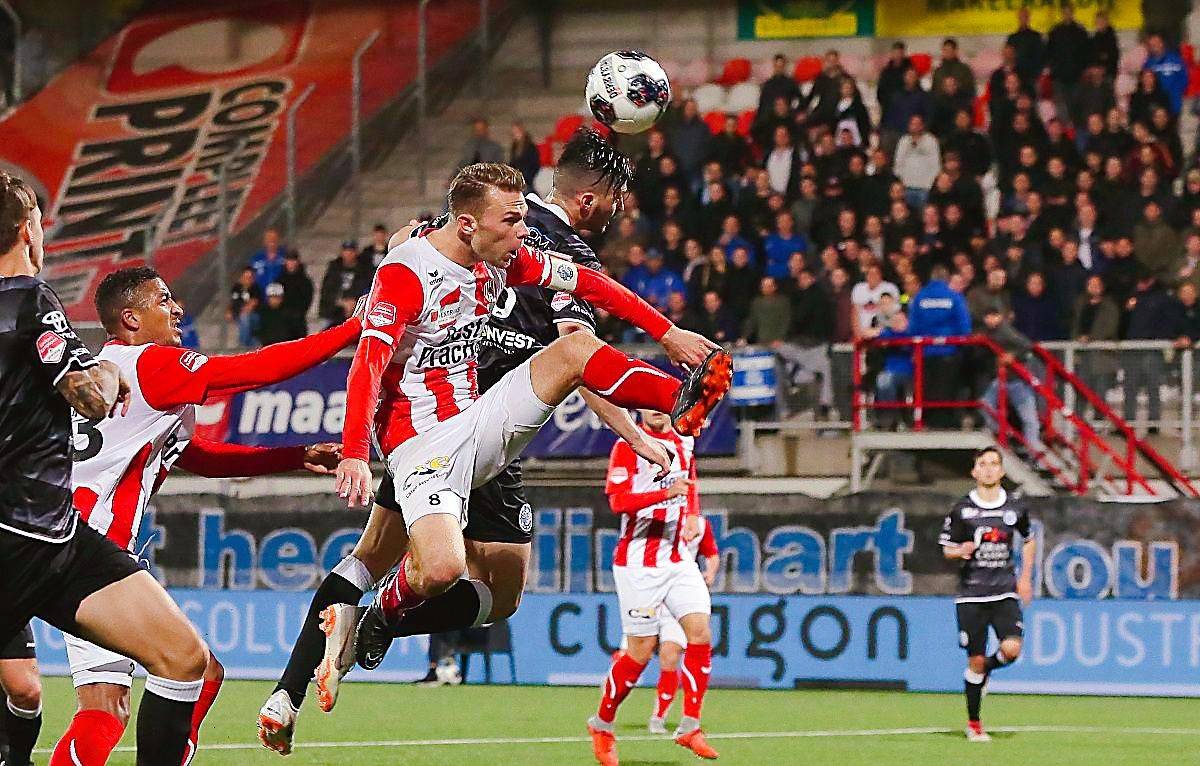 赛前埃因霍温主帅复盘——全明星赛节点到来,压力陡增,资深球员宣示担当 赛前埃因霍温主帅复盘——全明星赛节点到来,压力陡增,资深球员宣示担当