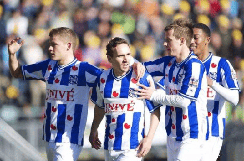 赛前埃因霍温主帅复盘——全明星赛节点到来,压力陡增,资深球员宣示担当 赛前埃因霍温主帅复盘——全明星赛节点到来,压力陡增,资深球员宣示担当